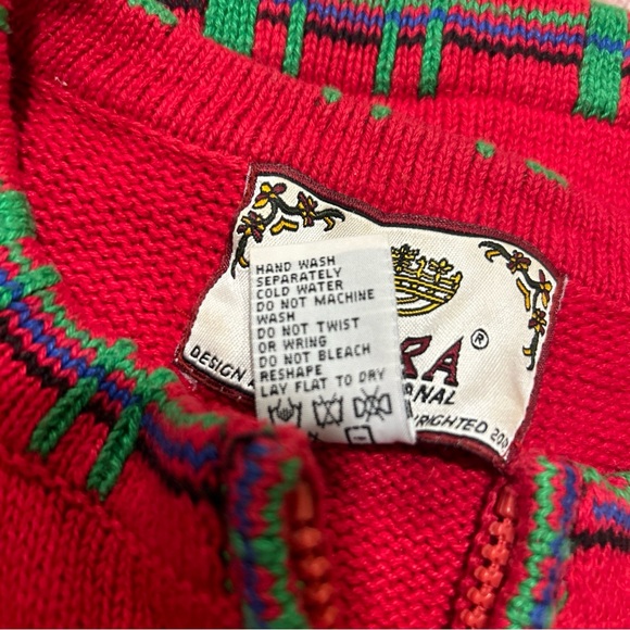 Tierra International Christmas Sweater - Picture 8 of 8